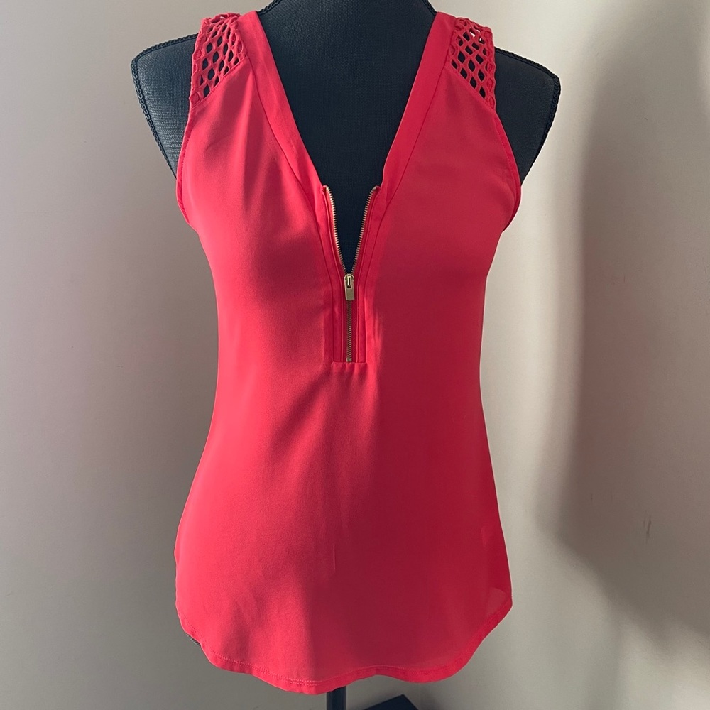 Sleeveless Shirt